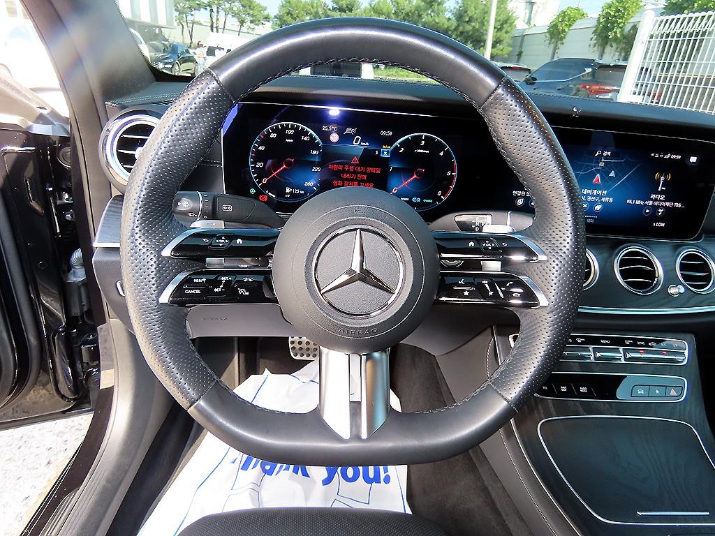 Mercedes-Benz E-Class — photo 08