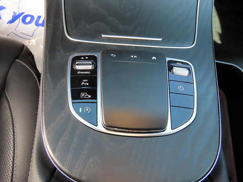 Mercedes-Benz E-Class — photo 13