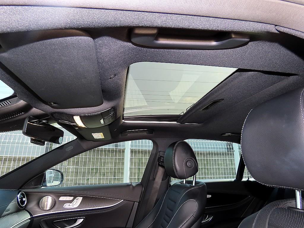Mercedes-Benz E-Class — photo 16