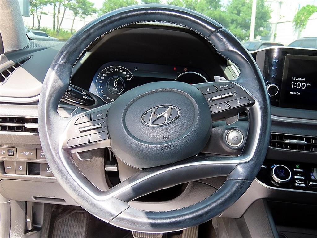 Hyundai Sonata — photo 08