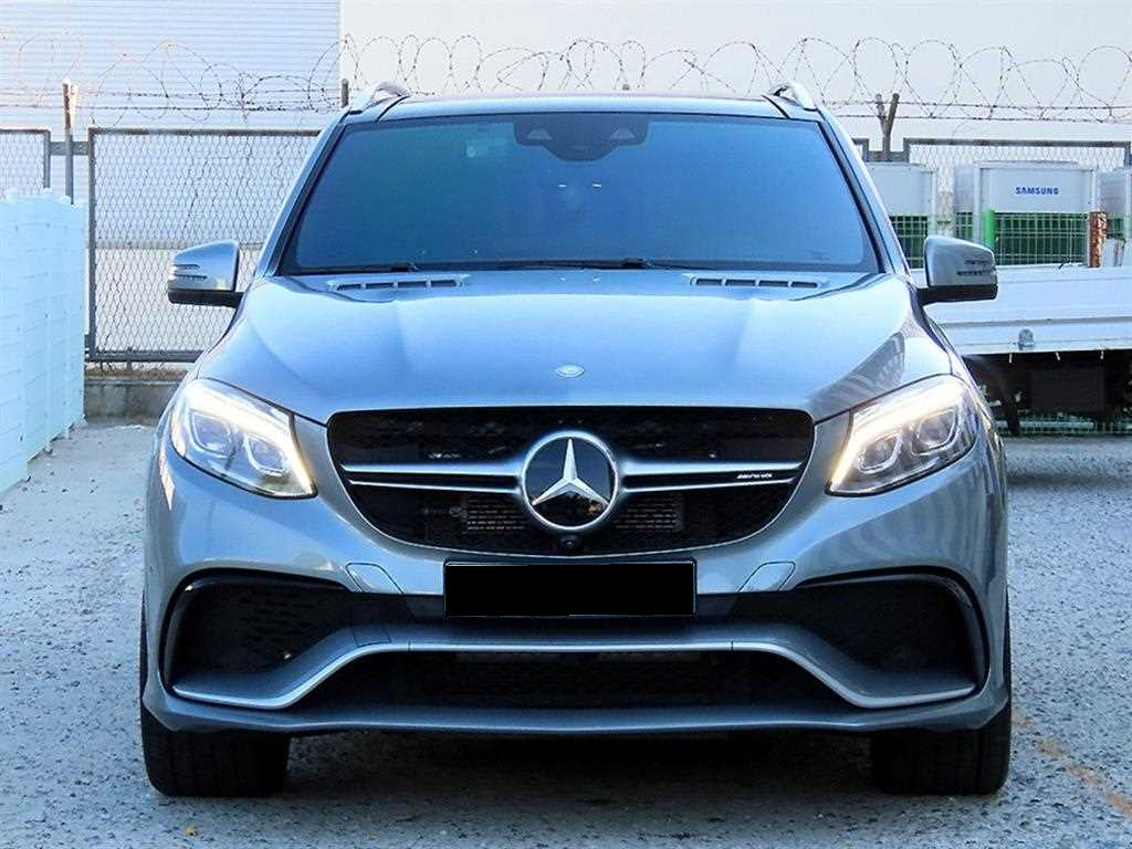 Mercedes-Benz GLE-Class — photo 01