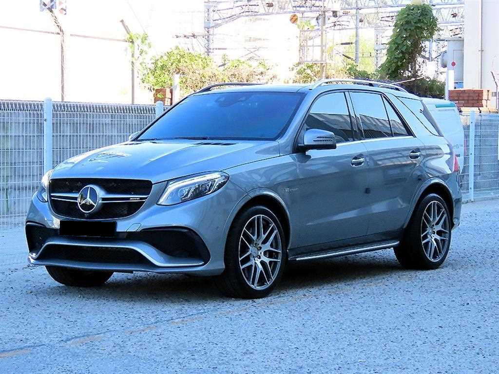 Mercedes-Benz GLE-Class — photo 02