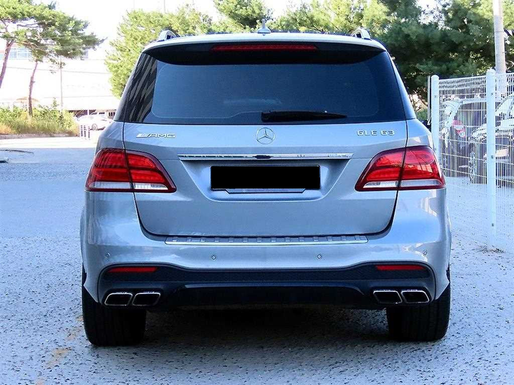 Mercedes-Benz GLE-Class — photo 04