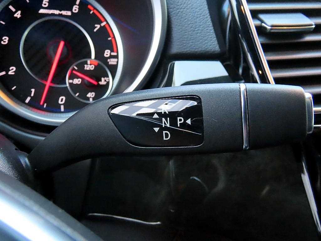 Mercedes-Benz GLE-Class — photo 10