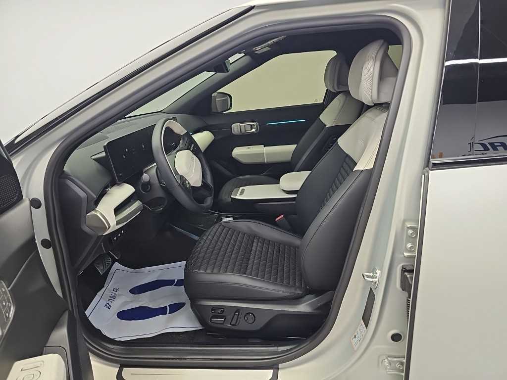 Kia EV4 — photo 01