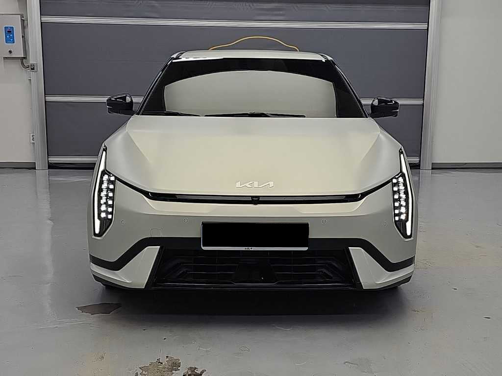 Kia EV4 — photo 03