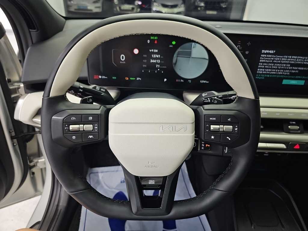 Kia EV4 — photo 10