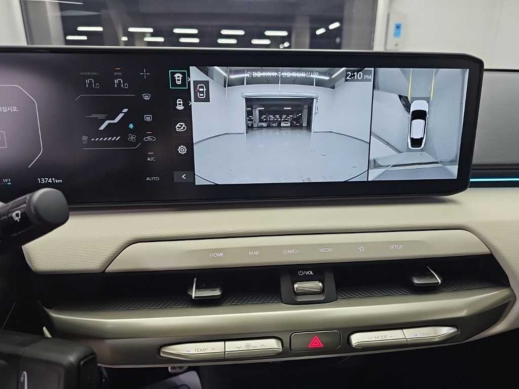 Kia EV4 — photo 11