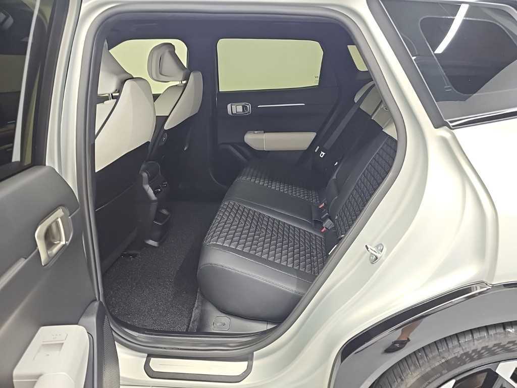 Kia EV4 — photo 12