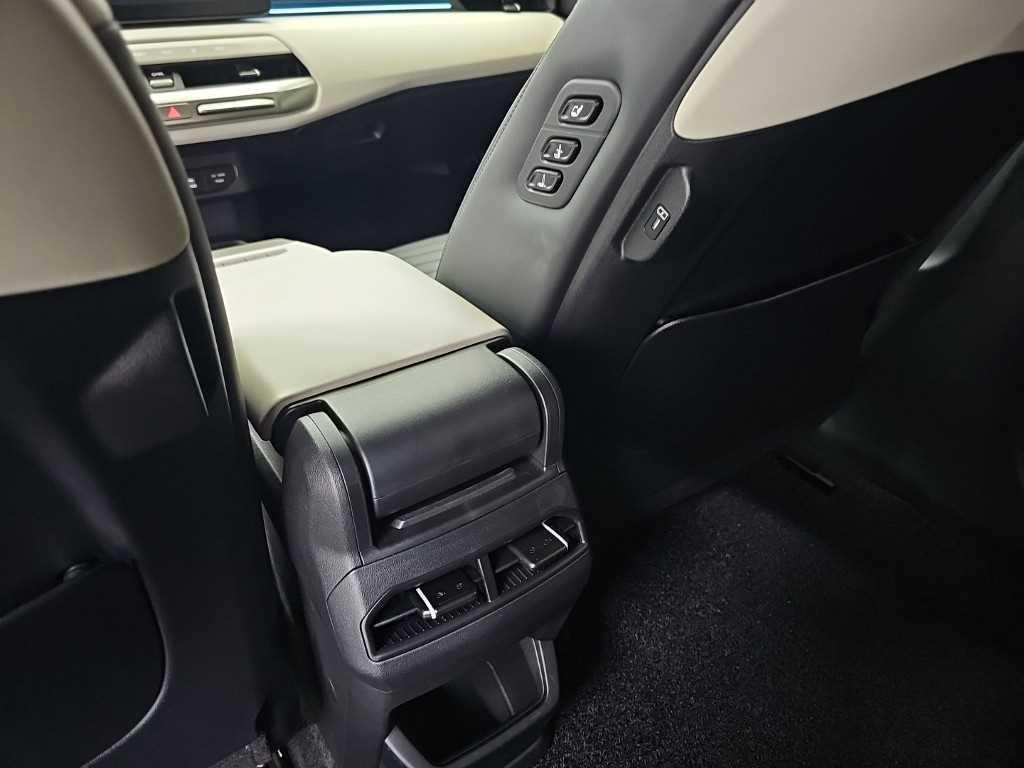 Kia EV4 — photo 14