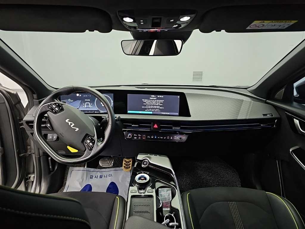 Kia EV6 — photo 07