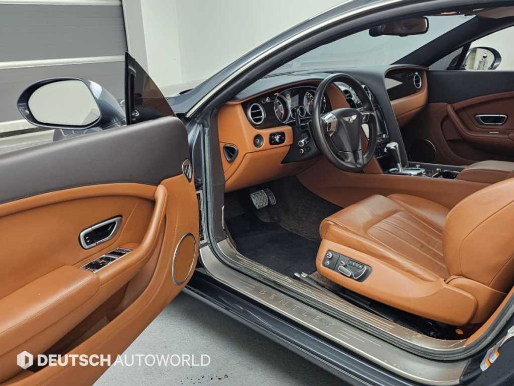 Bentley Continental — photo 11