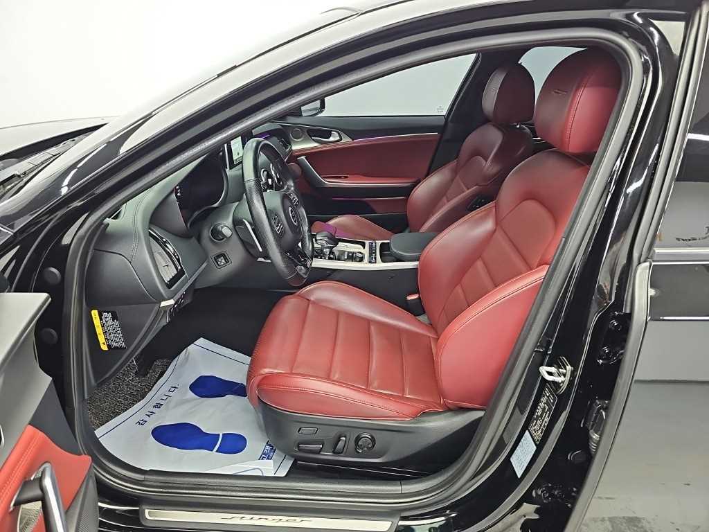 Kia Stinger — photo 11