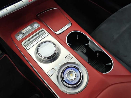 Genesis GV70 — photo 08