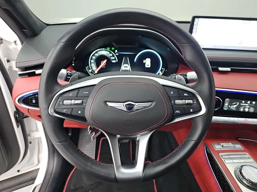 Genesis GV70 — photo 09