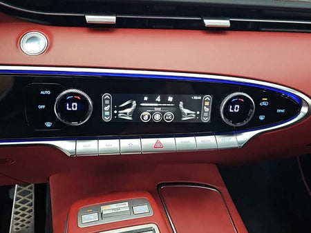 Genesis GV70 — photo 10