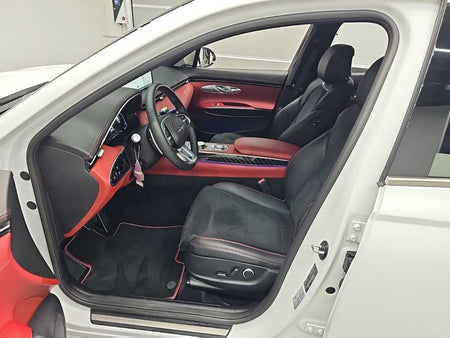 Genesis GV70 — photo 11