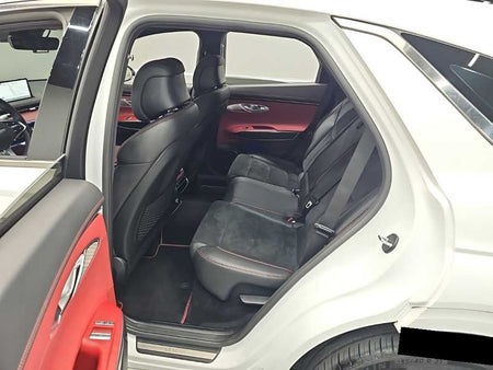 Genesis GV70 — photo 12