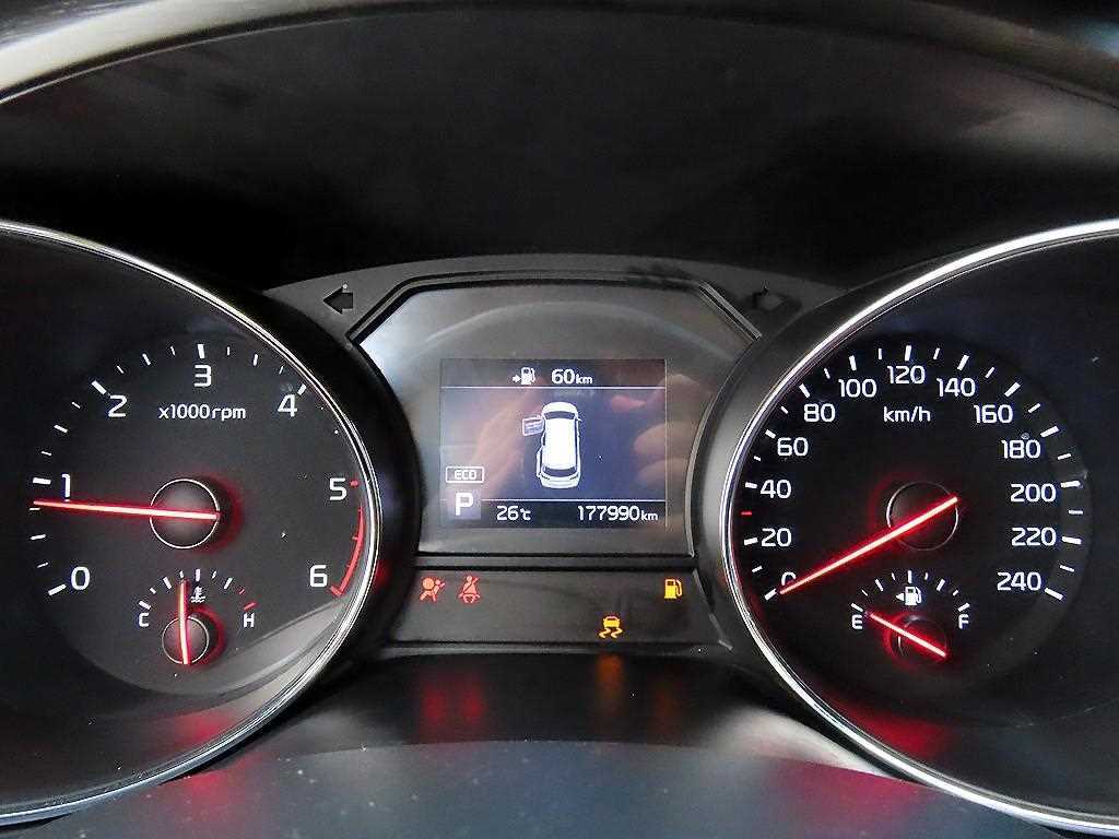 Kia Carnival — photo 10