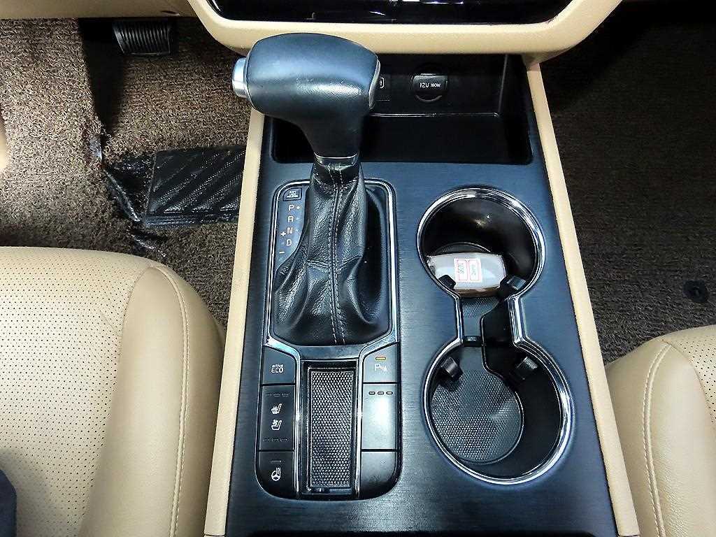 Kia Carnival — photo 11