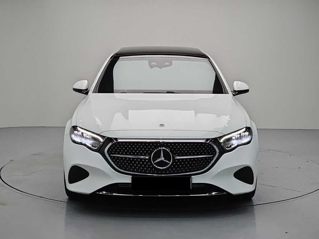 Mercedes-Benz E-Class — photo 02
