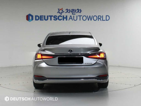 Lexus ES — photo 04