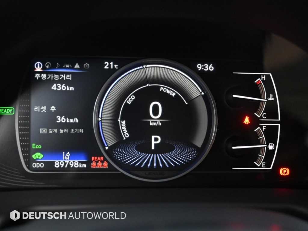 Lexus ES — photo 08