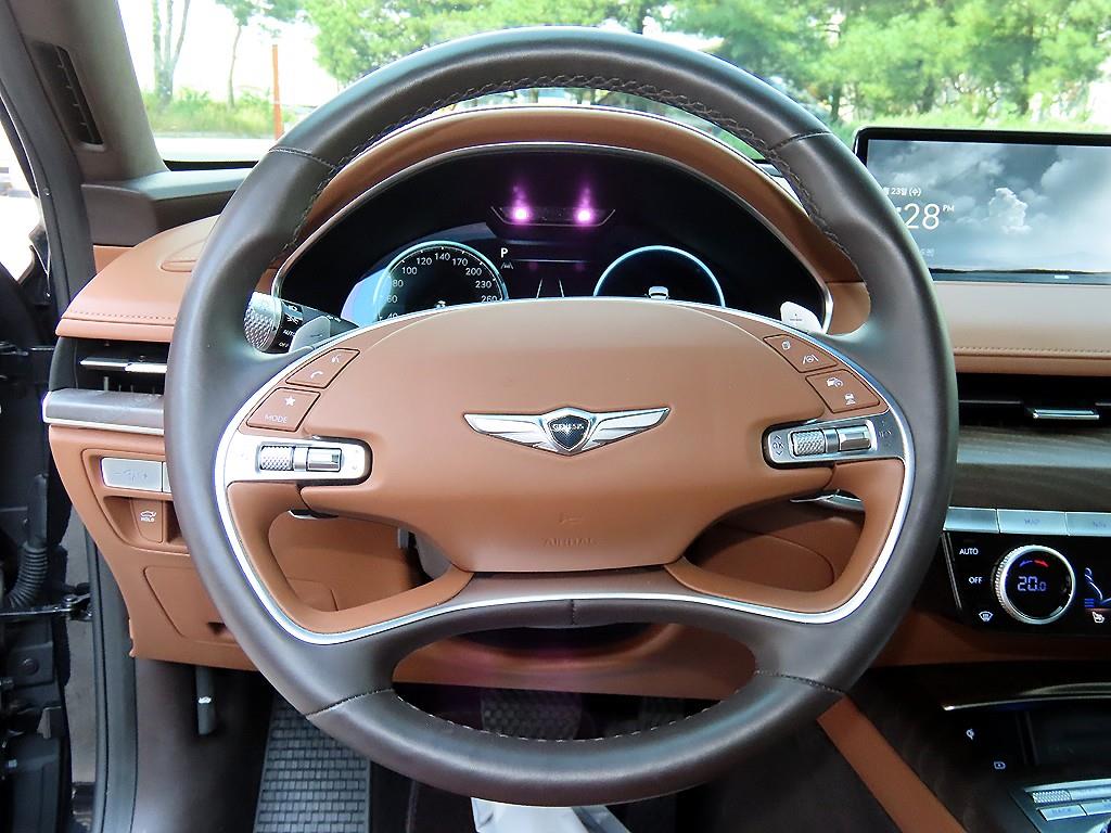 Genesis G80 — photo 08
