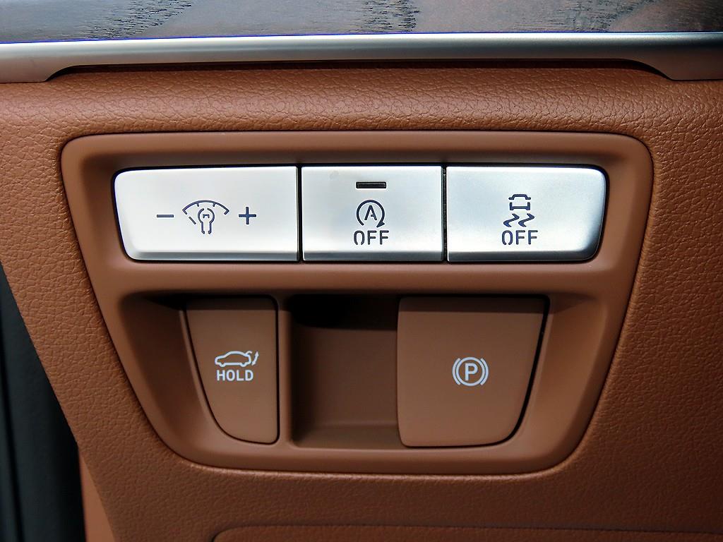 Genesis G80 — photo 13