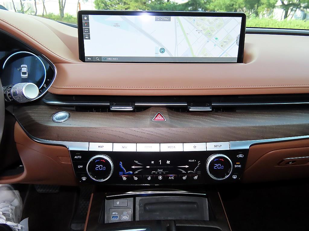 Genesis G80 — photo 14