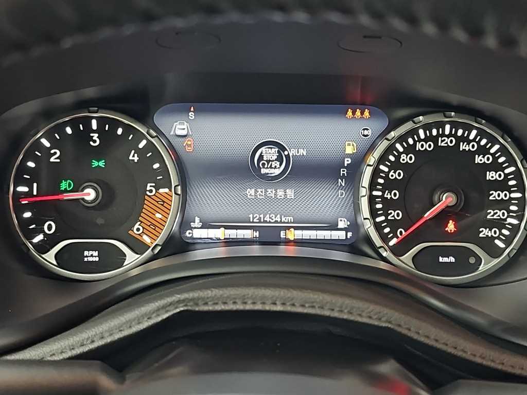 Jeep Renegade — photo 06