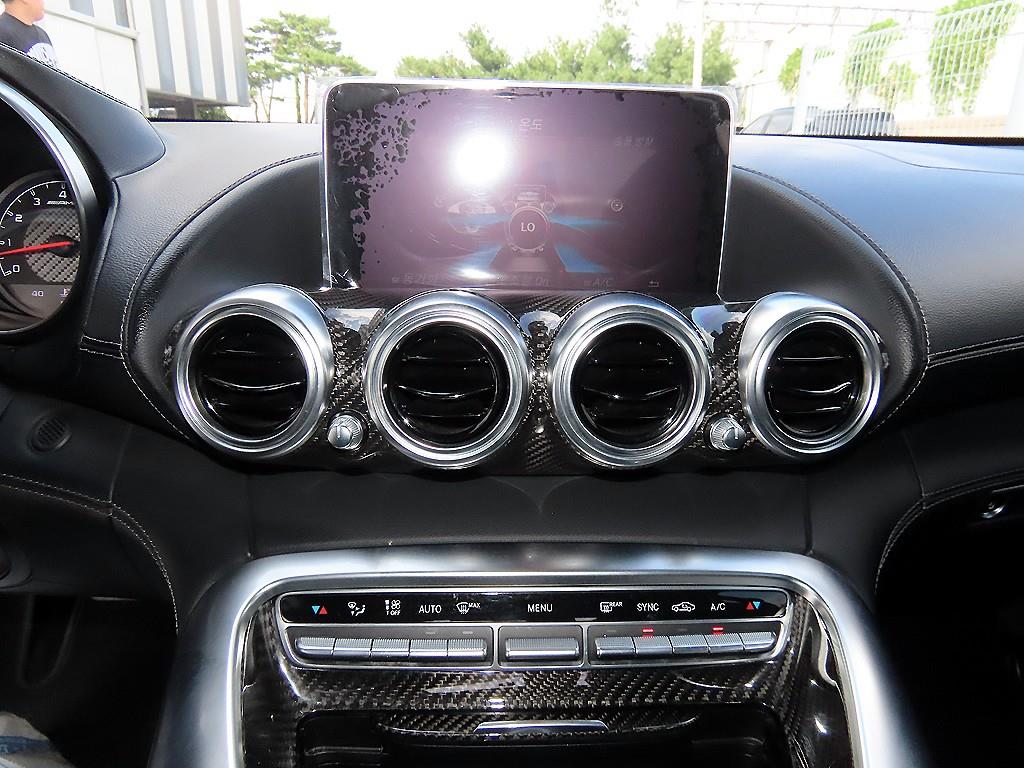 Mercedes-Benz AMG GT — photo 11
