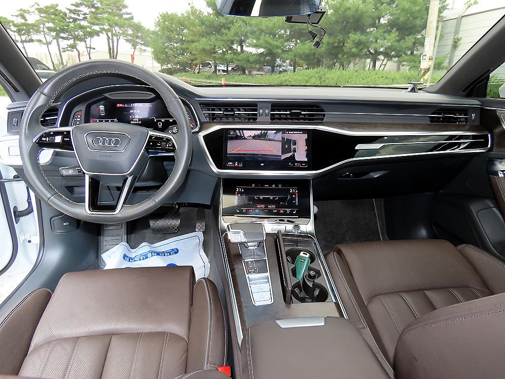 Audi A7 — photo 07
