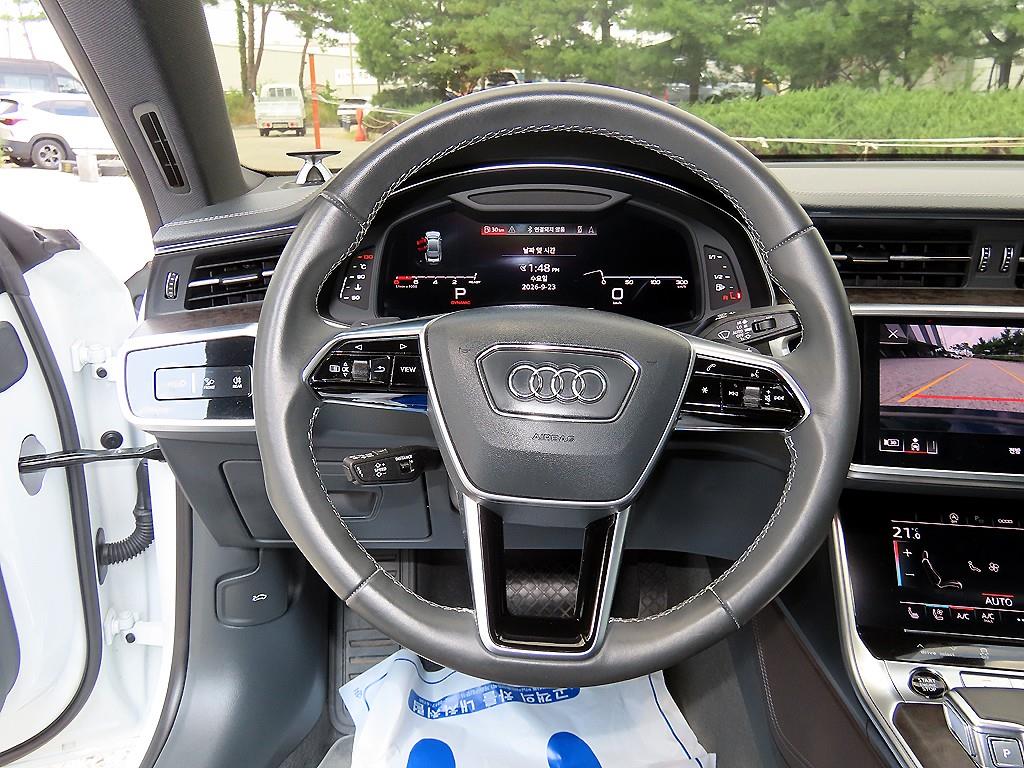 Audi A7 — photo 08