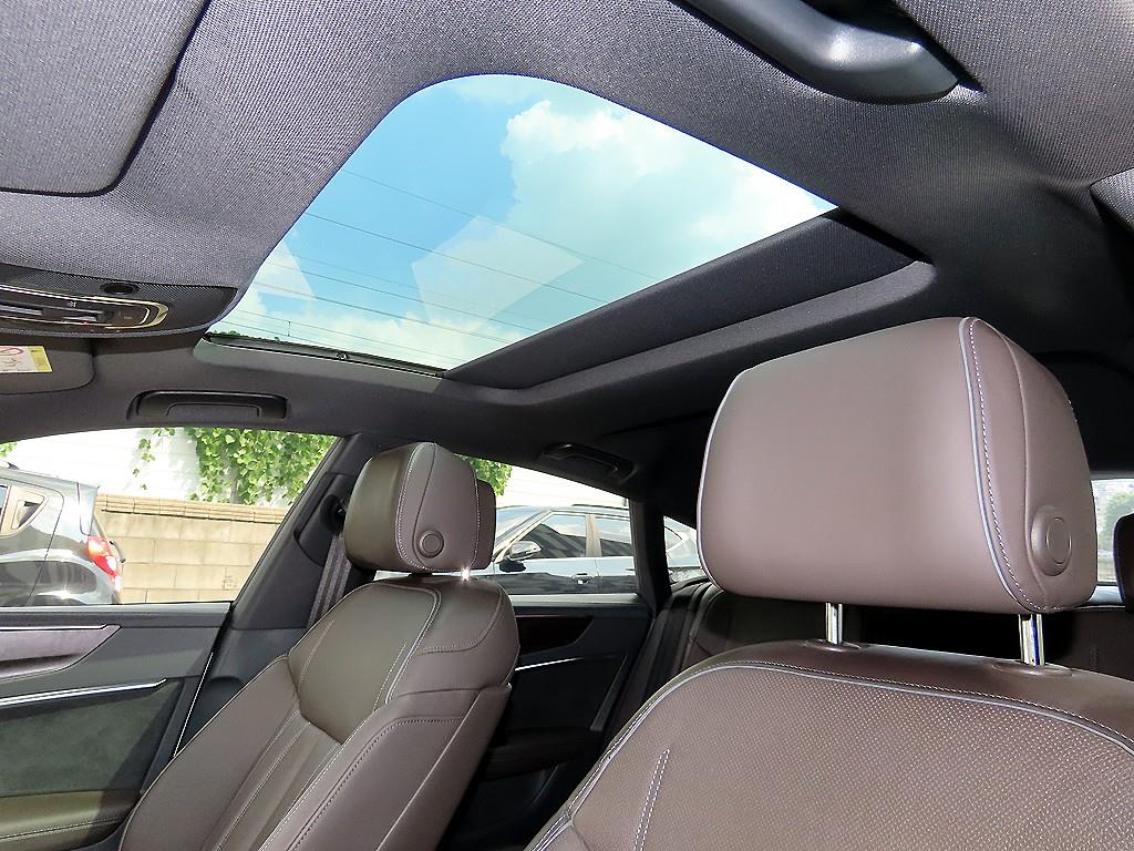 Audi A7 — photo 16