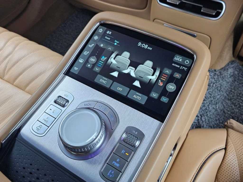 Genesis G90 — photo 16