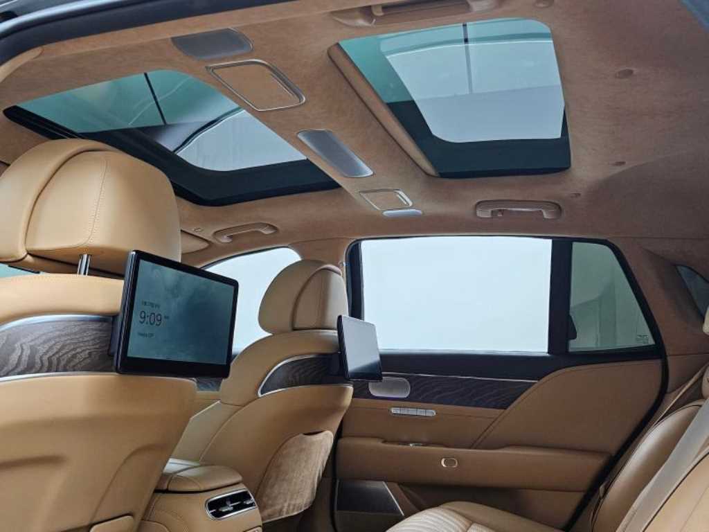 Genesis G90 — photo 18