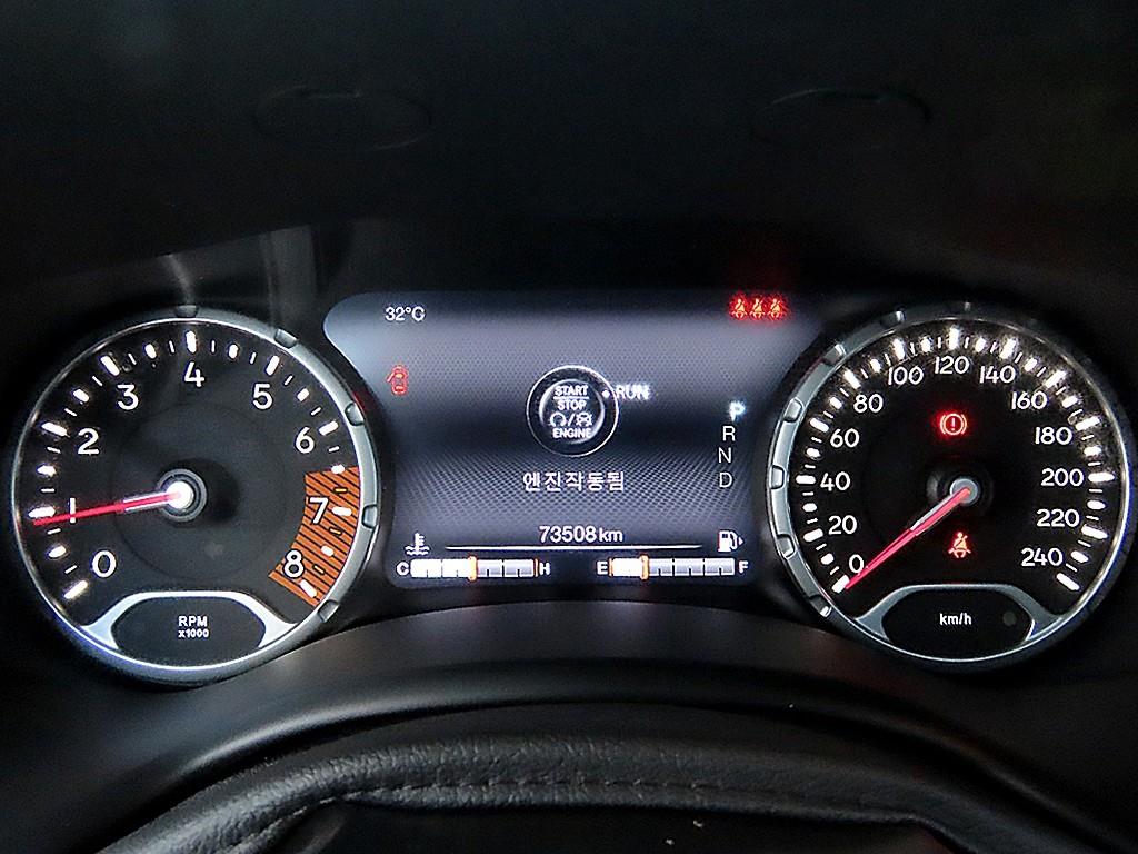 Jeep Renegade — photo 09