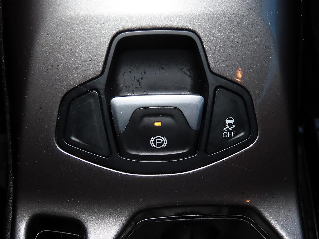 Jeep Renegade — photo 13