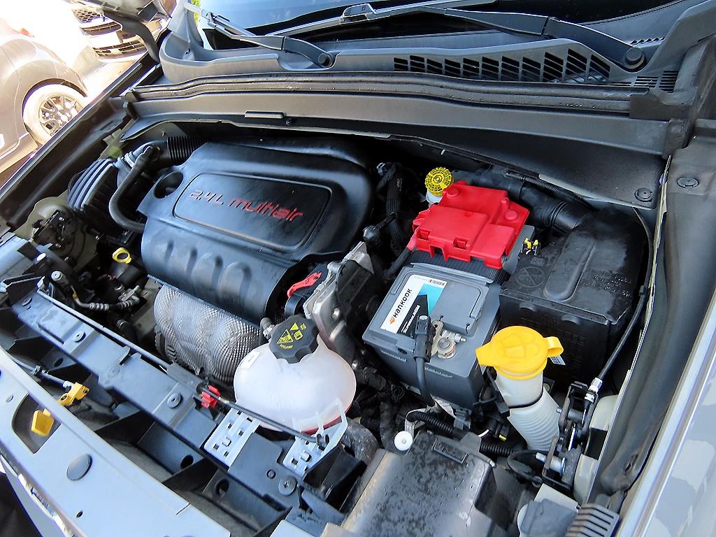 Jeep Renegade — photo 18