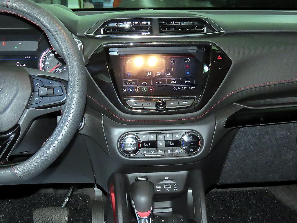 CHEVROLET Trailblazer — photo 11