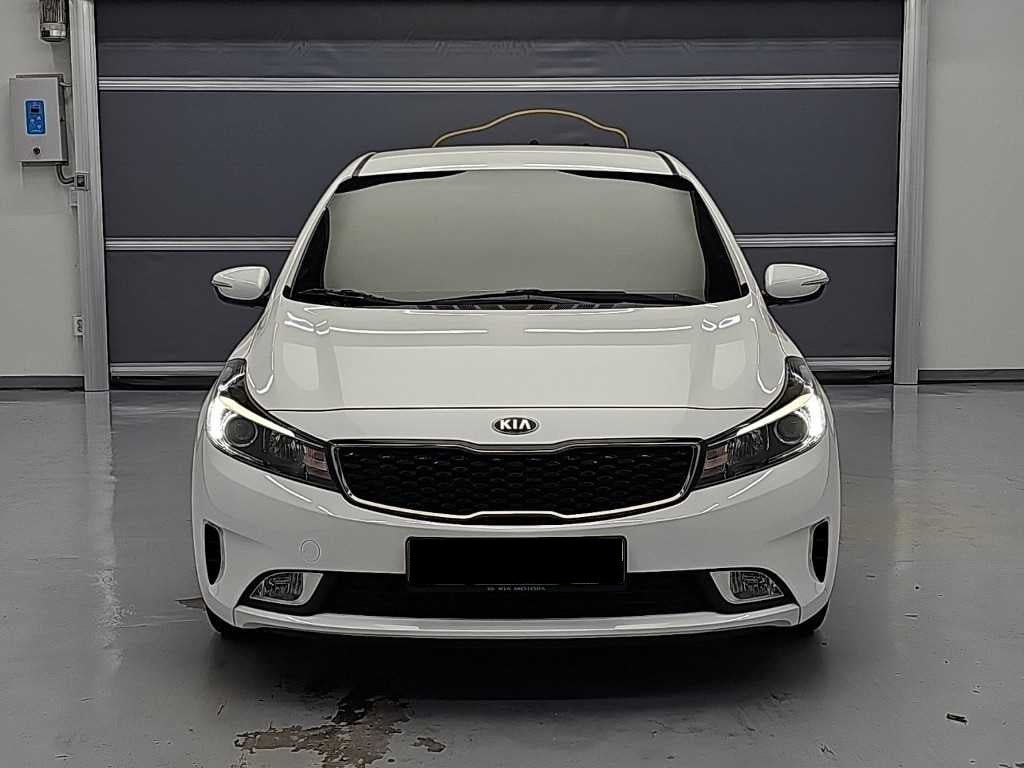 Kia K3 — photo 02