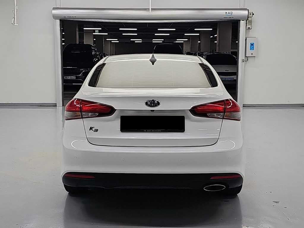 Kia K3 — photo 03