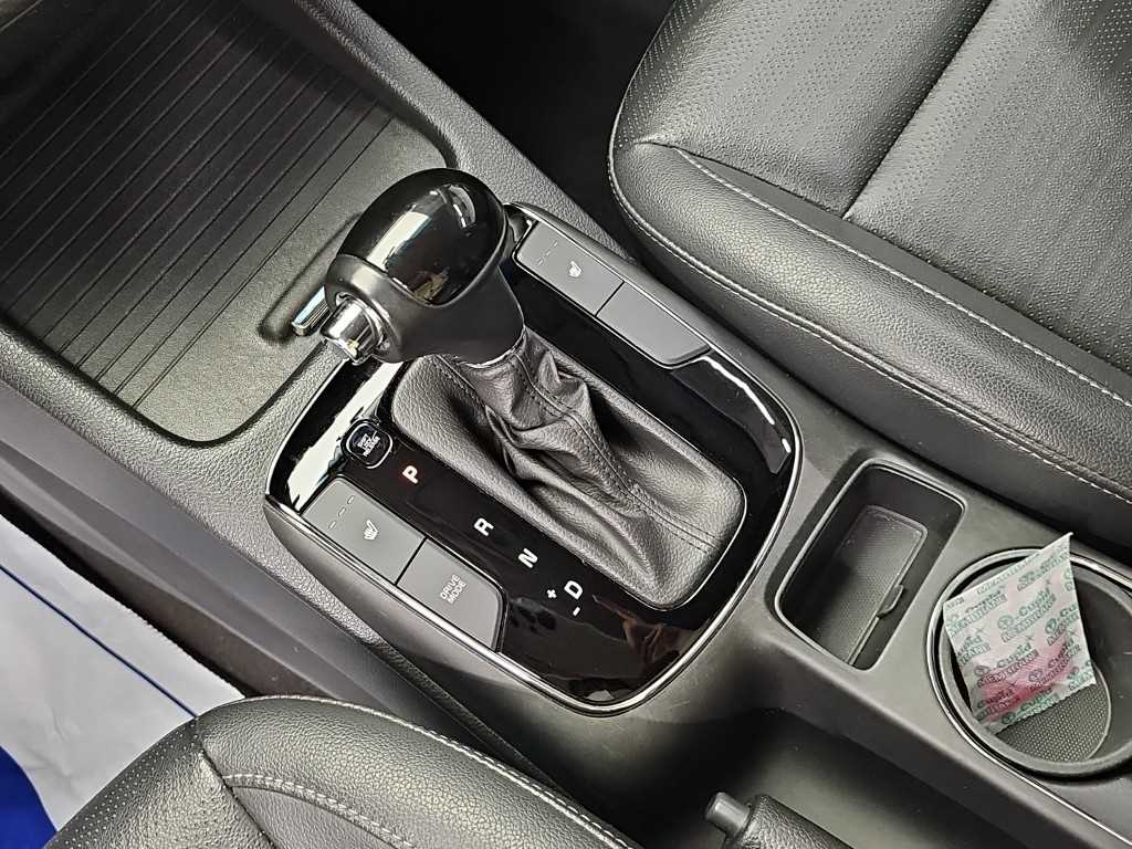 Kia K3 — photo 08