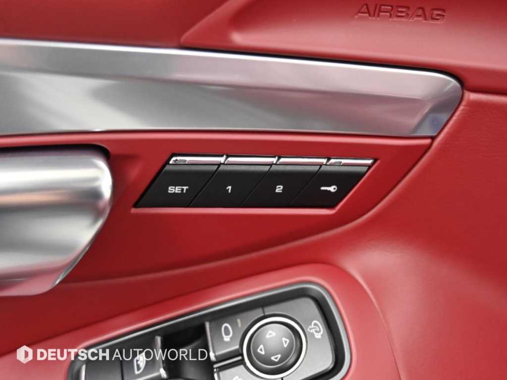 Porsche 718 — photo 13
