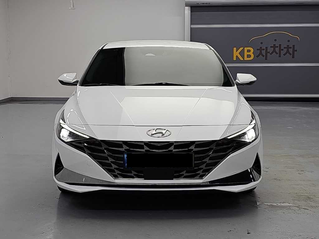 Hyundai Avante — photo 02