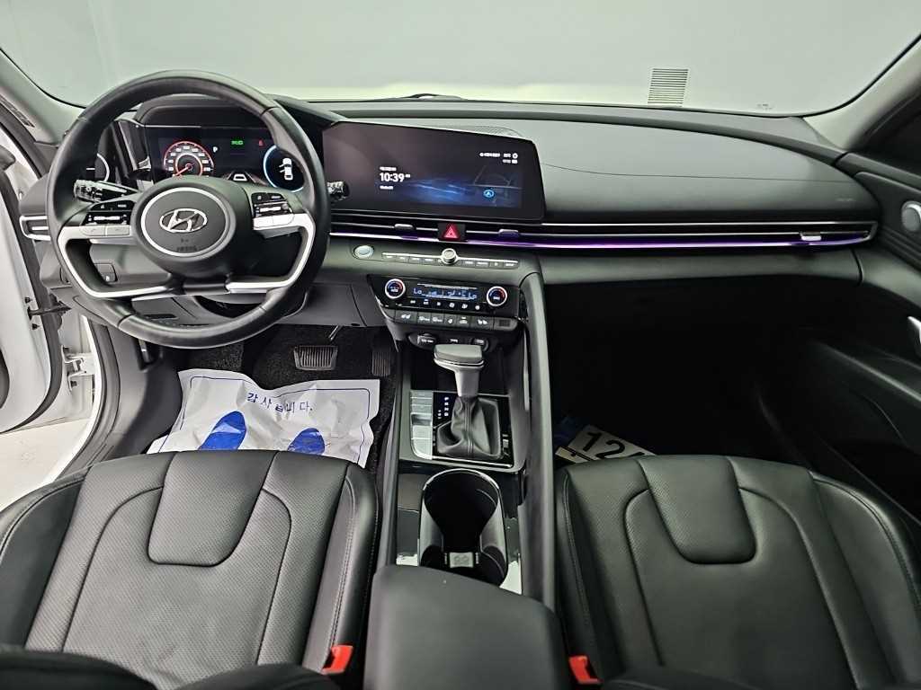 Hyundai Avante — photo 07