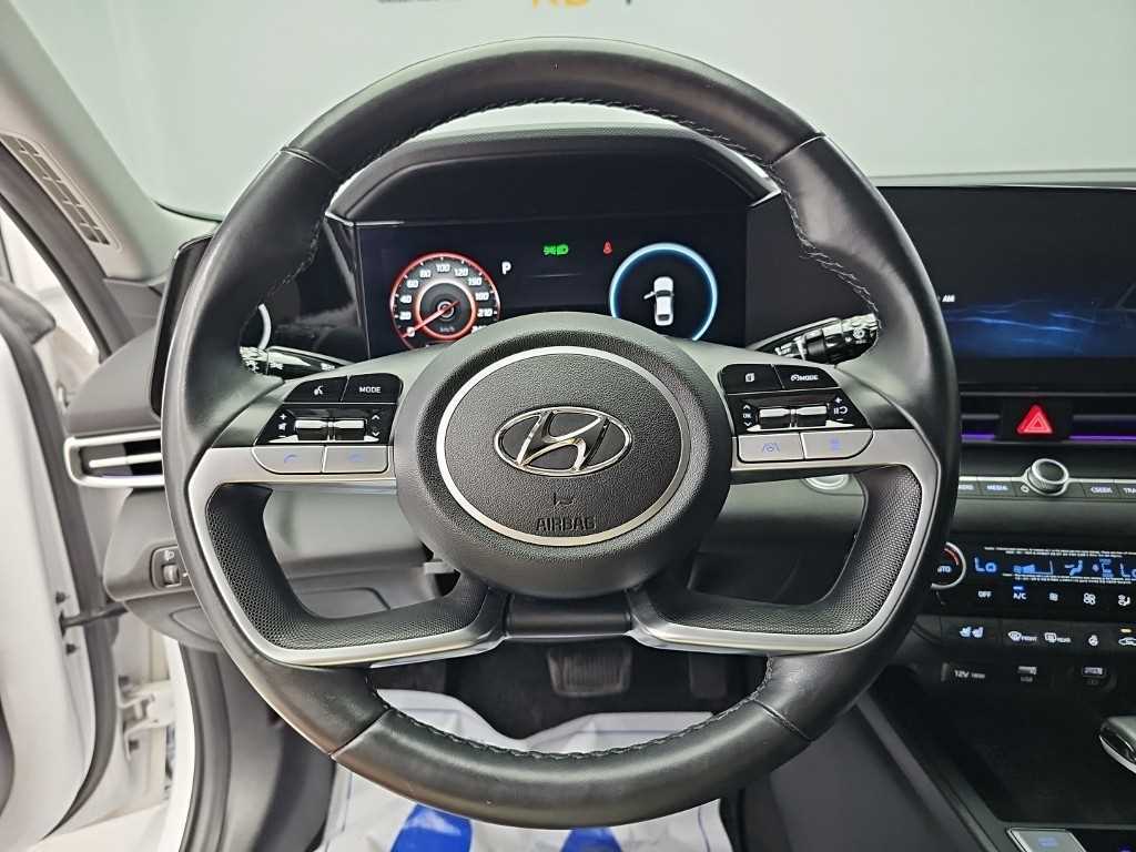 Hyundai Avante — photo 09