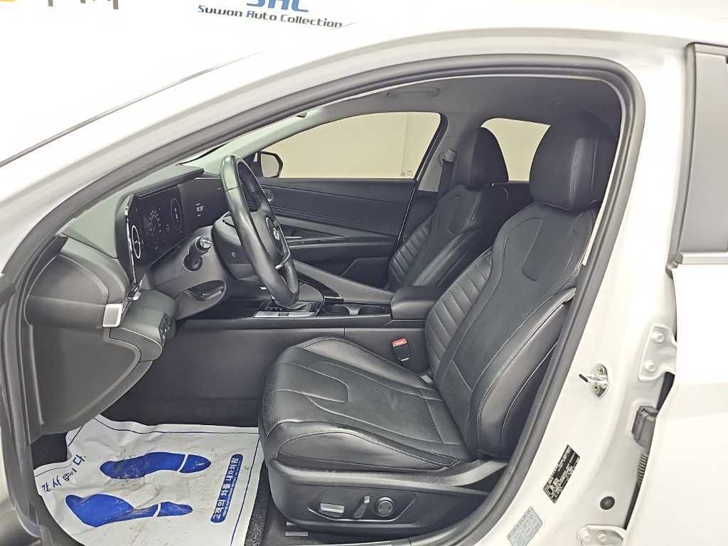 Hyundai Avante — photo 11