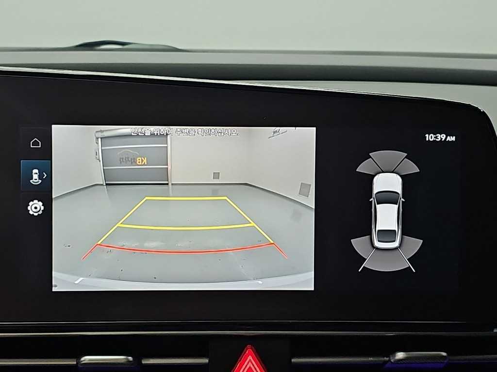 Hyundai Avante — photo 16